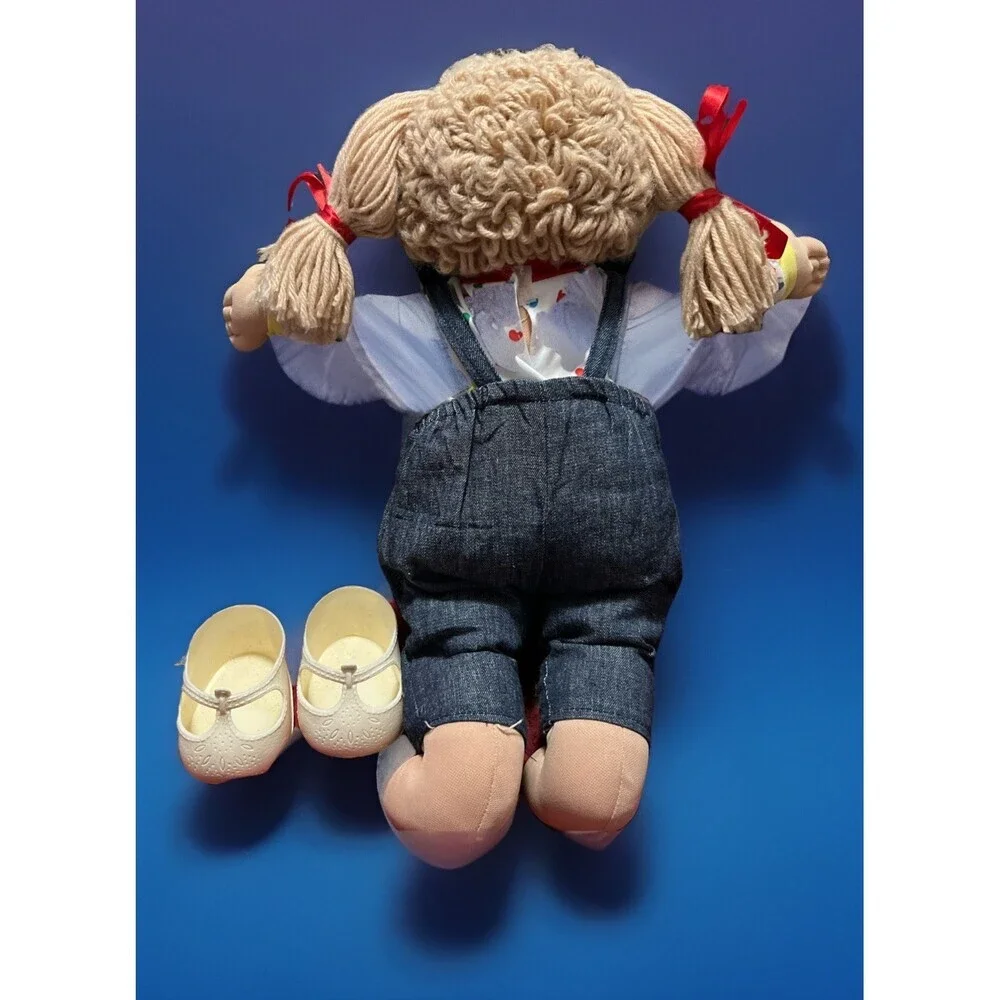 Cabbage Patch Kids 1978-1982 Sandy Brown/Blonde hair, Green Eyed Girl Red Bows